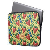 Custom Strawberry Blueberry Pattern on Yellow  Laptopschutzhülle (Vorderseite Links)