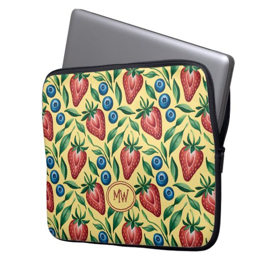 Custom Strawberry Blueberry Pattern on Yellow  Laptopschutzhülle (Vorderseite Links)