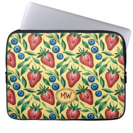 Custom Strawberry Blueberry Pattern on Yellow  Laptopschutzhülle