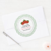 Custom Strawberry und Gingham Runder Aufkleber (Umschlag)