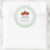 Custom Strawberry und Gingham Runder Aufkleber (Tasche)