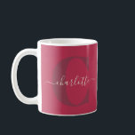 Custom Stylish Mit Monogramm Name Magenta Red Kaffeetasse<br><div class="desc">Lassen Sie sich von diesem eleganten, personalisierten Schlamm verzaubern, der ein weinrosiges Design und einen zarten Script-Schriftart mit Ihrem Namen bietet. Diese Tasse ist perfekt, um Ihrem Morgenkaffee eine Touch von Eleganz hinzuzufügen oder jemandem etwas Besonderes zu schenken. Sie verbindet Funktionalität mit zeitloser Ästhetik. Ideal für diejenigen, die individuelle Details...</div>