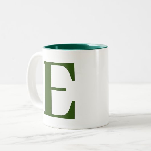Custom Stylish Modern Green Monogram Initials Zweifarbige Tasse (Vorderseite Links)