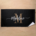 Custom Stylish Monogram Name Script Black Strandtuch<br><div class="desc">Modernes, trendiges und stilvolles Strandtuch mit individuelle Name und Initial in einem schicken Skript-Kalligraphie-Design mit wirl Schnörkeln (Achten Sie darauf, Emoticons oder Plätze neben dem vollen Namen für Wirbel zu bleiben behalten). Das ist der goldene und schwarze Ton. Einfache Anpassung der Größe und das Hinzufügen von mehr Text- oder Persönlichkeitsbildern...</div>