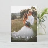 Custom Stylsih Script Wedding Foto Vielen Dank Einladung (Stehend Vorderseite)