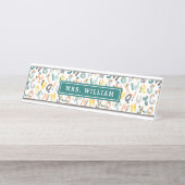 Custom Teacher Name Niedlich Dino Alphabet Muster Schreibtischnamensplakette (Vorderseite )