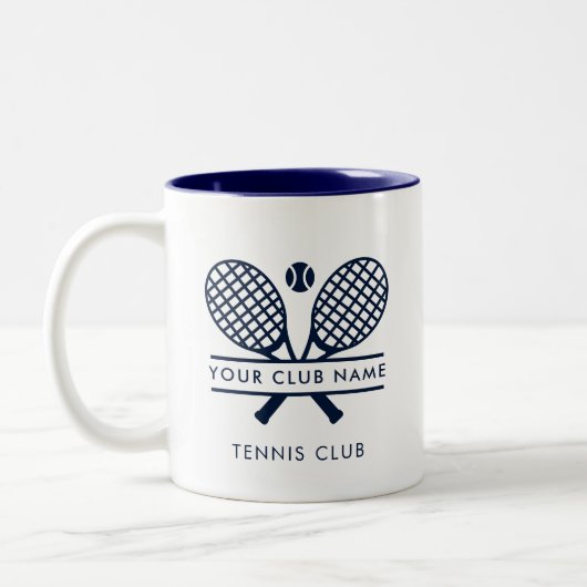 Custom Tennis Country Club Name Navy Blue Zweifarbige Tasse (Links)