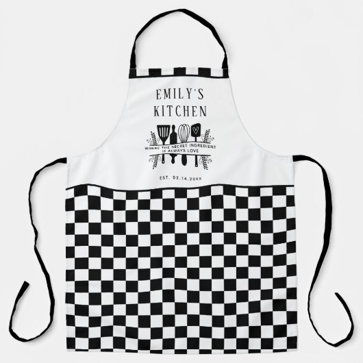 Custom Text, Black and White Checker Plaid Kitchen Schürze (Vorderseite)