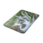 Custom Text Gjain Waterfall, Island Badematte (Schrägansicht)