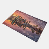 Custom Text New York City Skyline Fußmatte (Schrägansicht)