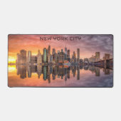 Custom Text New York City Skyline Schreibtischunterlage (Vorderseite)