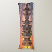 Custom Text New York City Skyline Seitenschläferkissen (Vorderseite Vertikal)