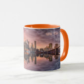 Custom Text New York City Skyline Tasse (VorderseiteRechts)