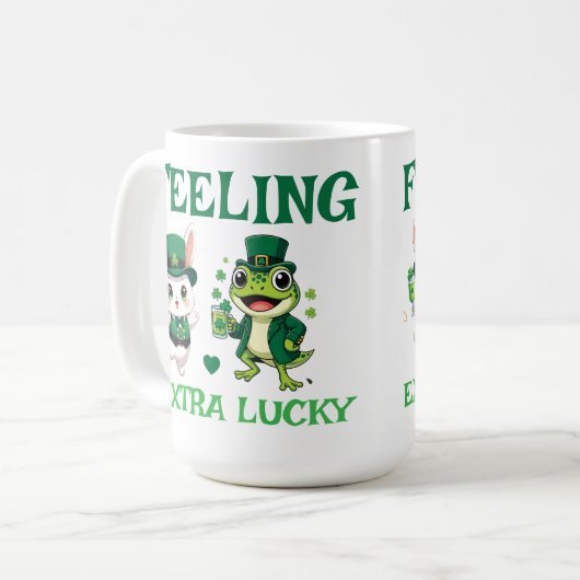 Custom Text St. Patrick's Day Frog and Bunny Kaffeetasse (Vorderseite Links)