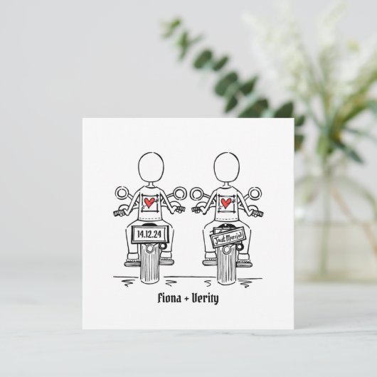 Custom Two Brides Biker Motorrad Abend Hochzeit Einladung (Stehend Vorderseite)