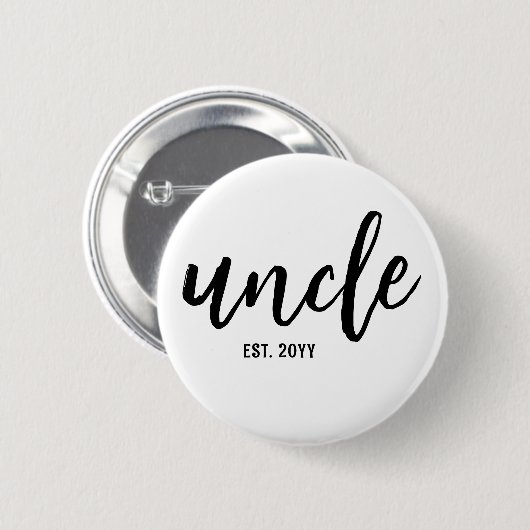 Custom Uncle Est. Modern Brush Script Typografie Button (Vorne & Hinten)