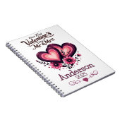 Custom Unser erster Valentinstag Mr. & Mrs. Notizblock (Rechte Seite)