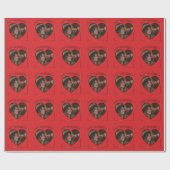 Custom Valentine's Red Background mit Herz-Form Geschenkpapier (Flach)