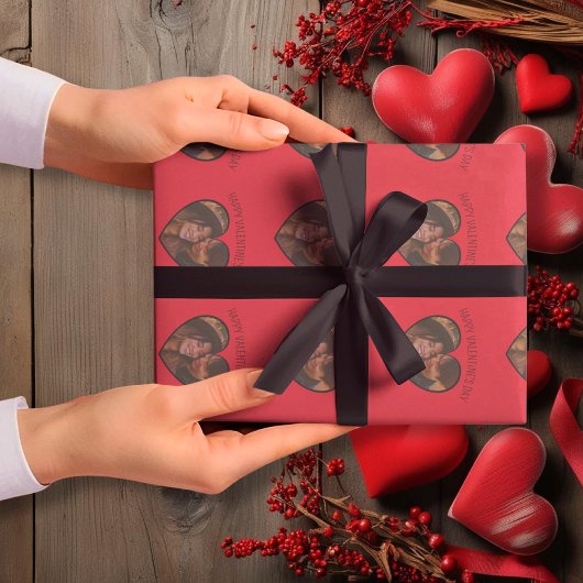 Custom Valentine's Red Background mit Herz-Form Geschenkpapier