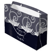 Custom Wedday Graphite White Lace Navy Große Geschenktüte (Rückseite Schrägansicht)