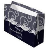 Custom Wedday Graphite White Lace Navy Große Geschenktüte (Vorderseite Schrägansicht)