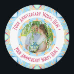 Custom Wedding Anniversary Blue Foto Gruß Magnet<br><div class="desc">Gewohnter Hochzeitstag Star Blue Pinkish Rot Türkis Foto Gruß Ornament Foto Gruß Magnet Dekoration Geschenke. Mit diesem hübsch pastellblauen, rosa und türkisfarbenen, geometrisch geformten Star-Magneten dekorieren Sie Ihre Zuhause- oder Kochecke zum Jubiläum. Geben Sie Ihrem Zuhause ein maximalistisches, fröhliches, cooles Farbenglühen. Moderne Dopamin-Dekoration in der Küche für Frühlingsabende im Sommer...</div>