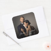Custom Wedding Bride and Groom's Foto Quadratischer Aufkleber (Umschlag)
