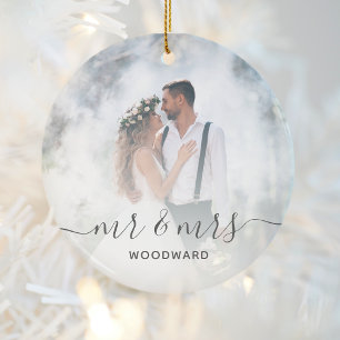 Custom Wedding Foto Mr. und Mrs. Gray Script Keramik Ornament