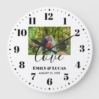 Custom Wedding Foto Simple Elegante Calligraphy Große Wanduhr