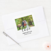 Custom Wedding Foto Simple Elegante Calligraphy Quadratischer Aufkleber (Umschlag)