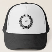 Custom Wedding Monogram Name Wreath Truckerkappe (Vorderseite)