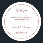 Custom Wedding Simple Brown Runder Aufkleber<br><div class="desc">Eigener Hochzeitsticker mit brauner Farbe,  Sie können den Namen und das Datum des Ehepaares ändern,  und Ihre Nachricht für den Gast,  klicken Sie bitte auf den Link "Personalisierung".</div>