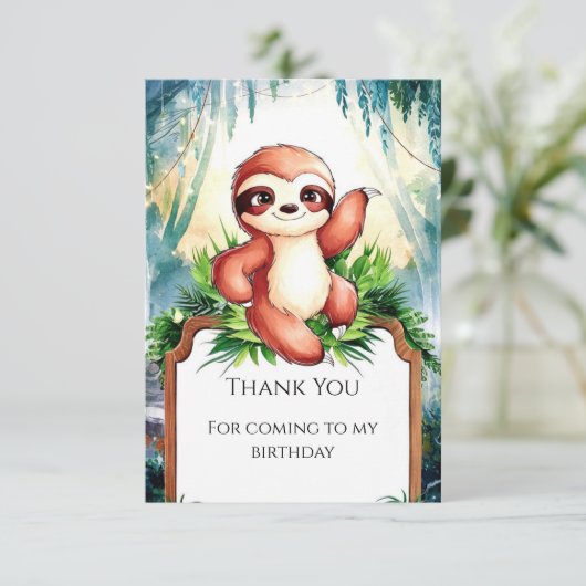 Custom Whimsical Sloth Birthday Dankeskarte (Stehend Vorderseite)