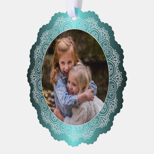 Custom White Mandala Wreath on Ocean Blue Ornament Karte (Links)