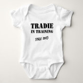 Custom Year "Tradie in Training" Funny Baby Strampler (Vorderseite)
