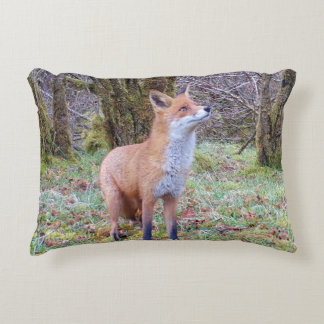 Customisable Red Fox Looking Up Cushion Dekokissen