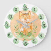 Customizable Leaf Baby Fox Nursery Clock Large Große Wanduhr (Vorderseite)