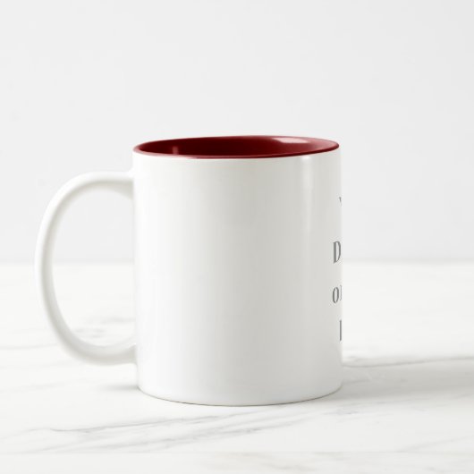 Customizable Your Design or Text Here Personalized Zweifarbige Tasse (Links)