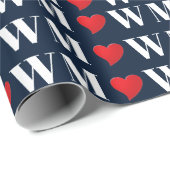 Customize Ehepaar A Loves B red heart Geschenkpapier (Rolleneckpunkt)