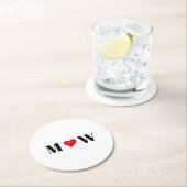Customize Ehepaar A Loves B red heart Runder Pappuntersetzer (Vor Ort)