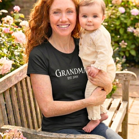 Customize New Grandma Name Established 2026 Gift   T-Shirt