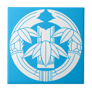 Cut bamboo in embracing bamboo leaves fliese