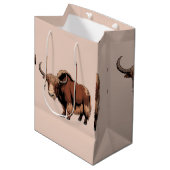 Cute & adorable brown Yak  Mittlere Geschenktüte (Vorderseite Schrägansicht)