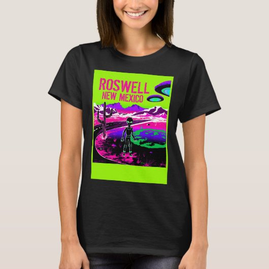 Cute Alien in Area 51 UFOs T-Shirt (Vorderseite)