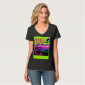 Cute Alien in Area 51 UFOs T-Shirt (Vorderseite Vollansicht)