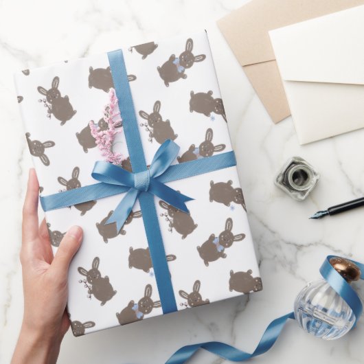 Cute animal Easter bunny with flowers baby boy Geschenkpapier (Schenken)