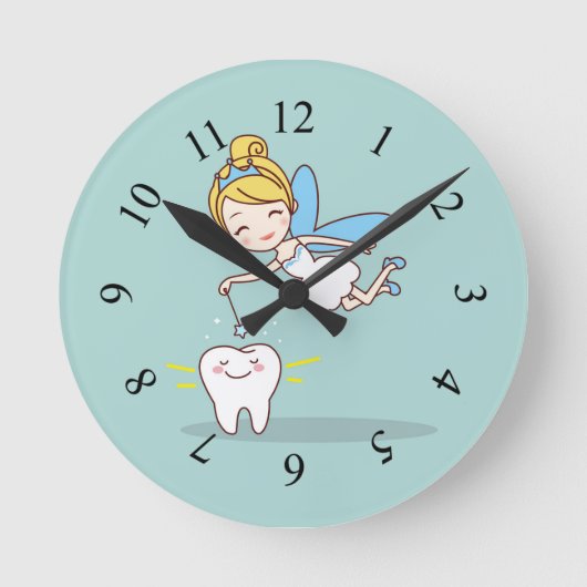 Cute animated tooth fairy runde wanduhr (Vorderseite)