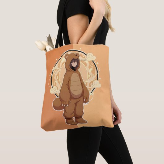 Cute Anime Boy in Bear Tasche (Von Nahem)