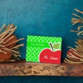 Cute Apple on Electric Green Quatrefoil Fotoplatte (Seite)