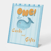 Cute Baby Blue Whale 1st Birthday Cards & Gifts Sockelschild (Vorderseite)